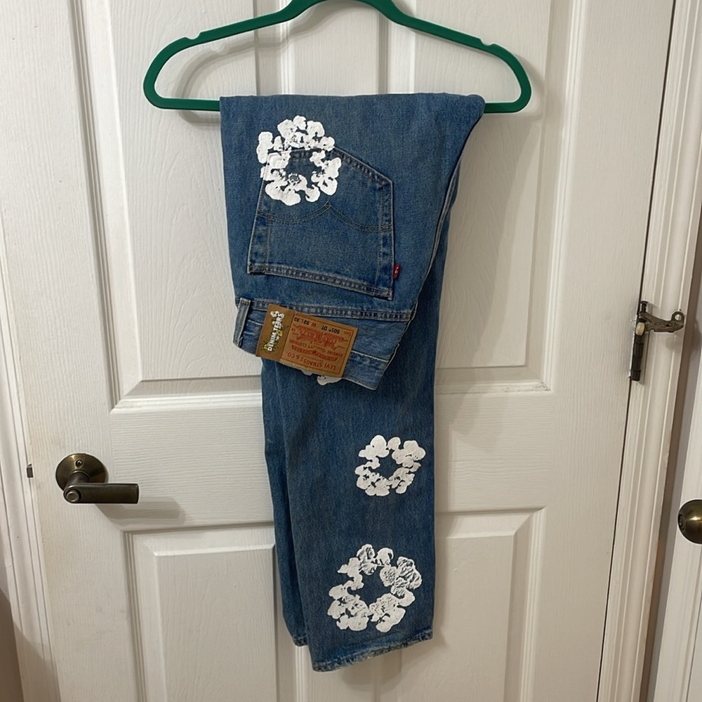 Denim Tears Levi blue flower jeans size 32 like new worn one time